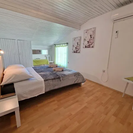Family Retreat With Sea View Zorya شقة
