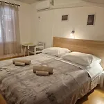 Family Retreat With Sea View Zorya Appartamento *