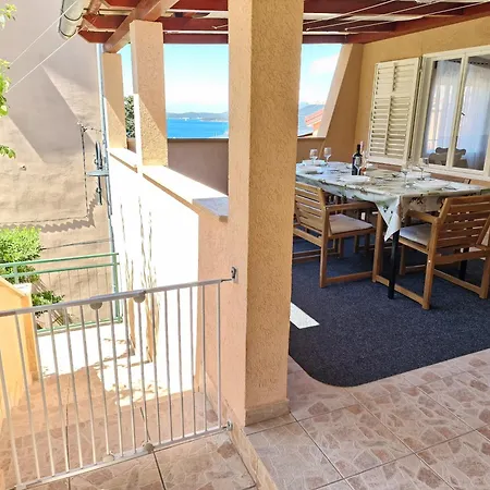 Family Retreat With Sea View Zorya