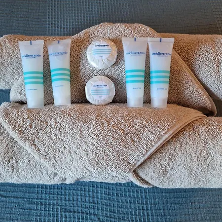 Family Retreat With Sea View Zorya 말리로시니