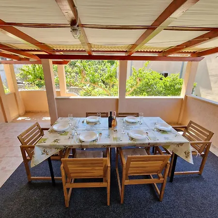 Family Retreat With Sea View Zorya * Mali Losinj