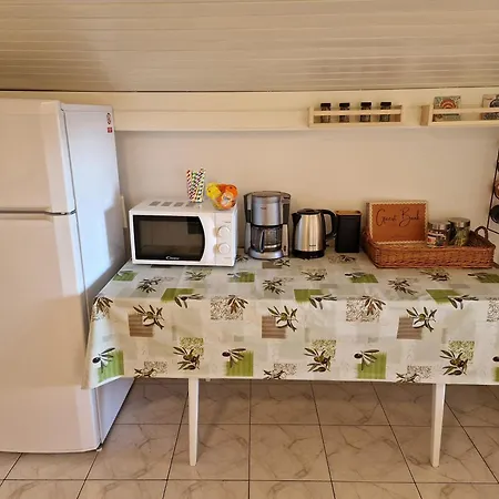 아파트 Family Retreat With Sea View Zorya 말리로시니