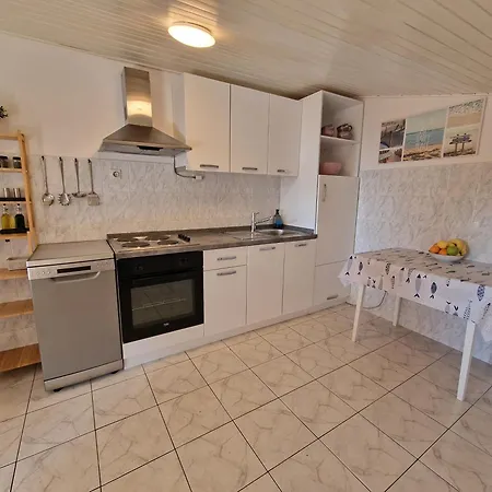 Daire Family Retreat With Sea View Zorya