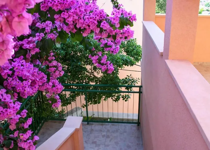 Family Retreat With Sea View Zorya