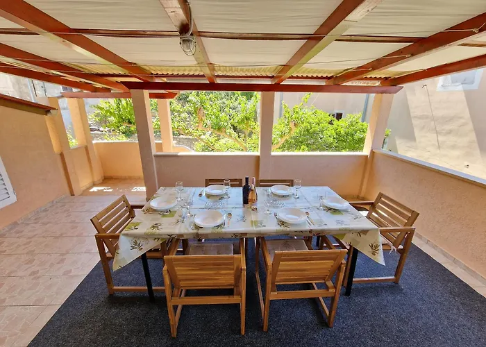 Family Retreat With Sea View Zorya * Mali Lošinj