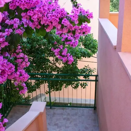 Family Retreat With Sea View Zorya